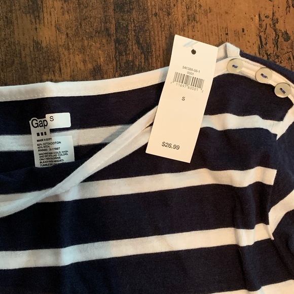 Gap brand new striped 3/4 sleeve top - Picture 2 of 2